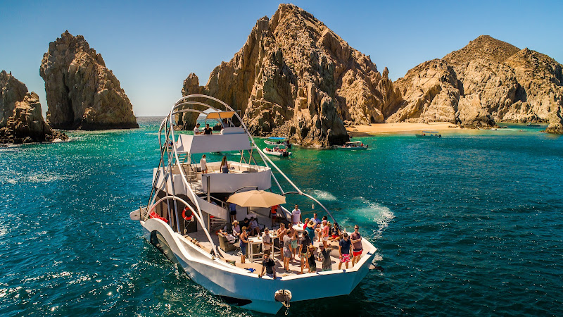 Pelican Cabo - Boat rental service in Int 18 AD Segundo Piso
