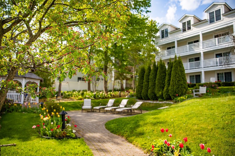 Harbour View Inn - Mackinac Island, MI - Hotel in Mackinac Island