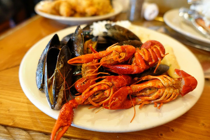 Captain George's Seafood Restaurant