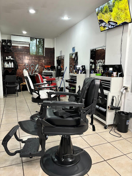 🔹 Eben-Ezer Glow – Natural product Hair cut & Beauty braids - Hairdresser in -84.643652