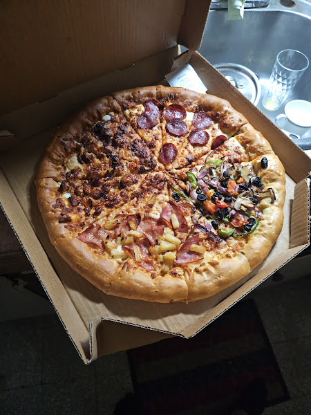 Pizza Hut - Restaurant in Ocho Rios