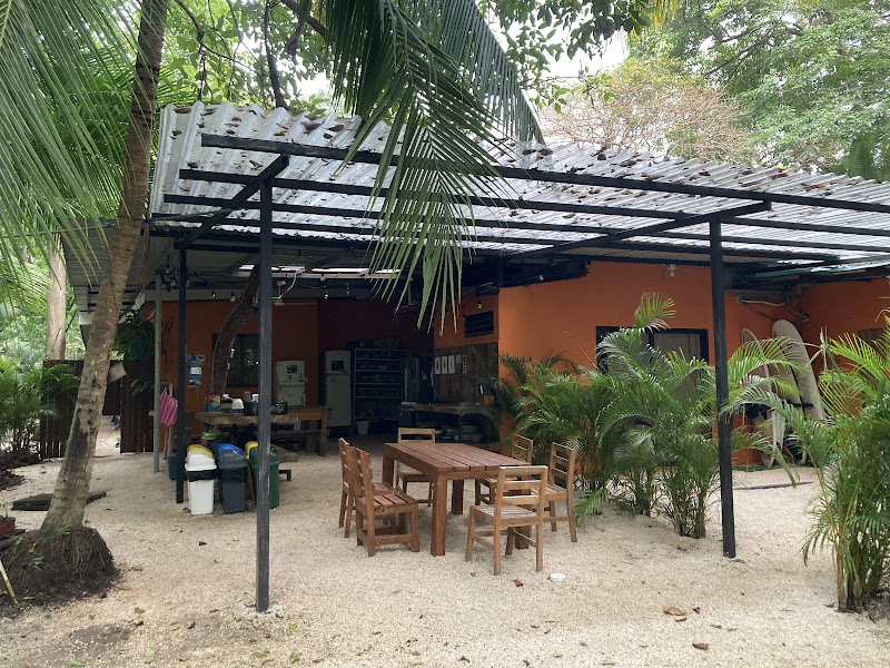 Zeneidas Surf Garden - Hostel in Santa Teresa