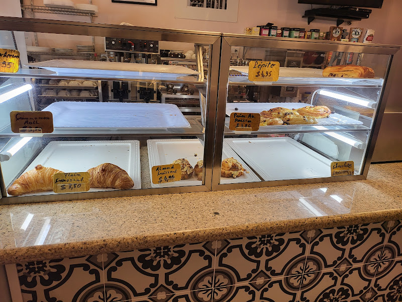 L’Opera Bakery Bistro