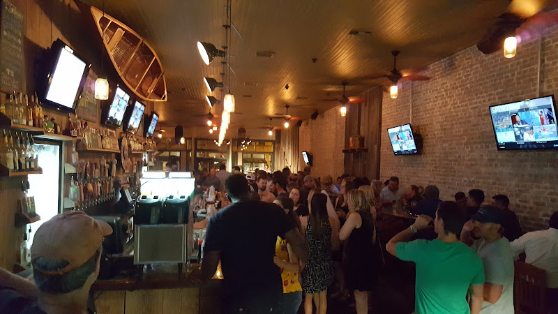 Moonshine & Ale - Bar in New Braunfels