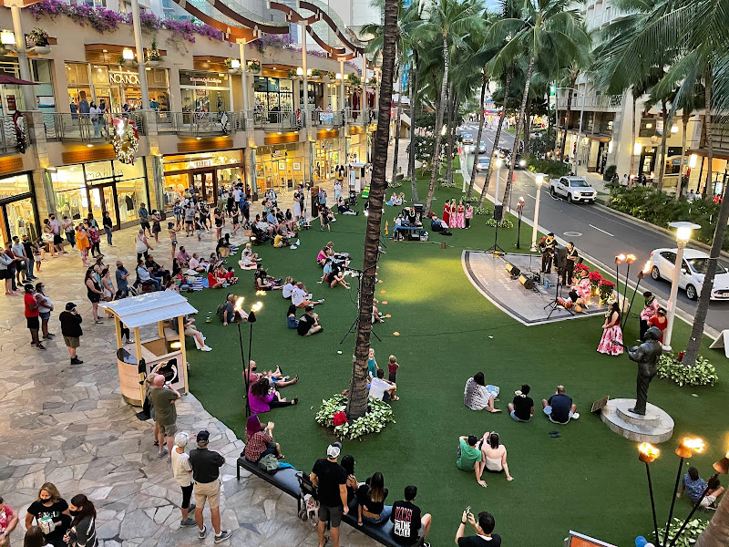 Waikiki Beach Walk - Shopping mall in Honolulu