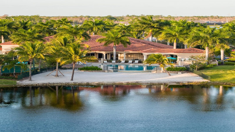 Naples Motorcoach RV Resort