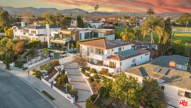 Grace Globus - Luxury Real Estate Agent - Beverly Hills - Los Angeles - Santa Monica - Real estate agency in Los Angeles