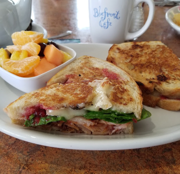 Bluefront Cafe - American restaurant in Sturgeon Bay
