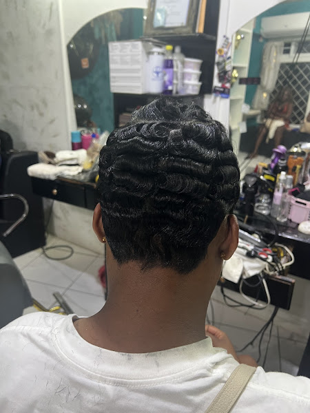 Donna-marie Beauty Salon - Hairdresser in 6 James Ave