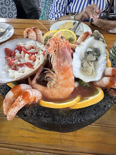 Mariscos Cabo Seafood (El bordo) - Seafood restaurant in Blvd. Constituyentes Supermanzana Libramiento entre Hospital CMC y Cabo Sea Food