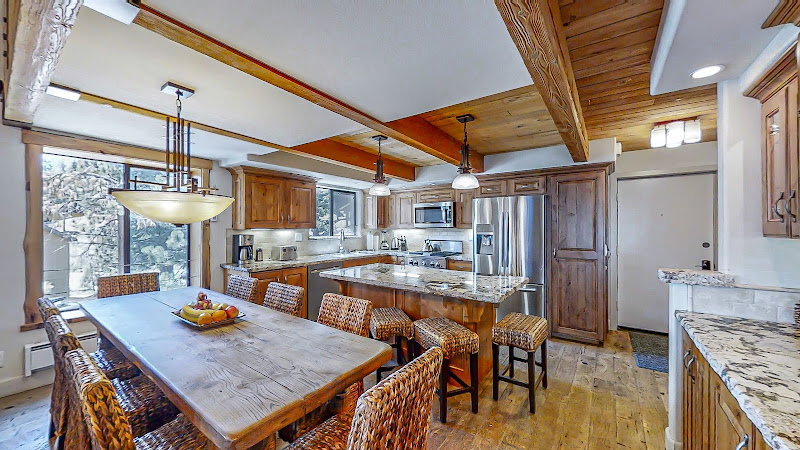 Treehouse Vacation Rentals, Mammoth Lakes - Vacation home rental agency in Mammoth Lakes