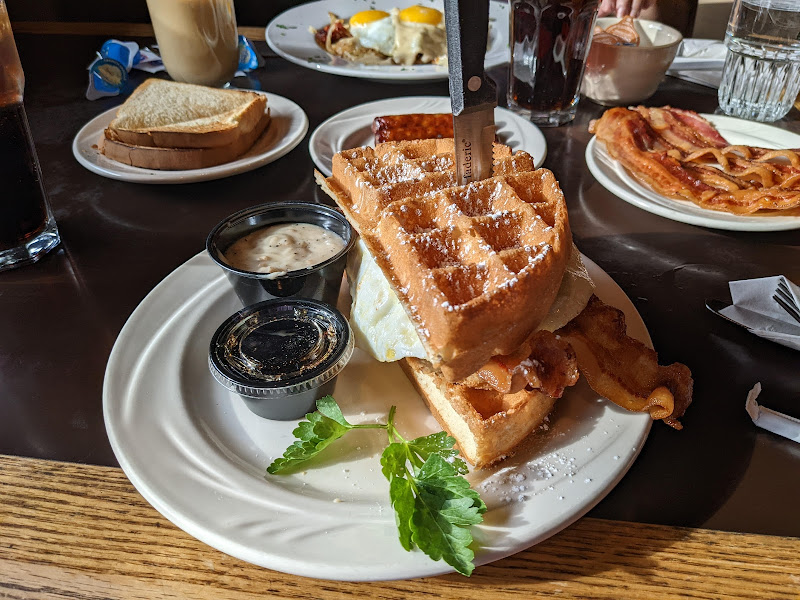 Kristall's Restaurant & Lounge - American restaurant in Leavenworth