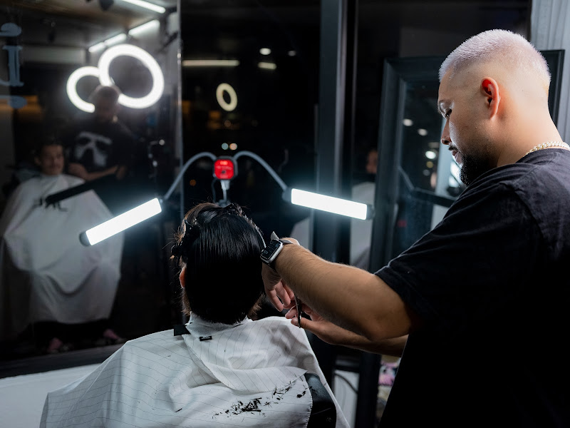 Lusso Parlor - Barber shop in Palm Springs