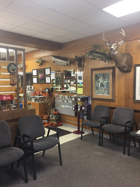 Razor's Edge Barber Shop - Barber shop in Sturgeon Bay
