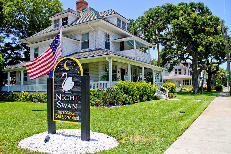 Night Swan Intracoastal Bed and Breakfast