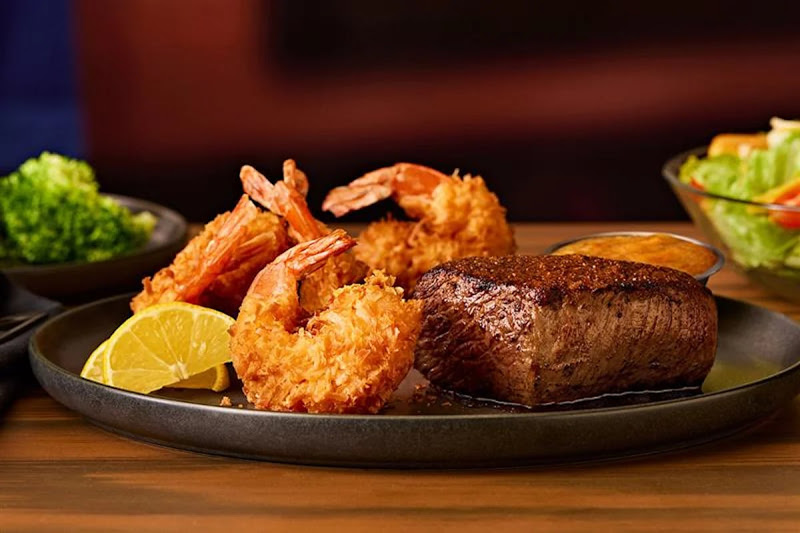 Outback Steakhouse - Steak house in Charleston