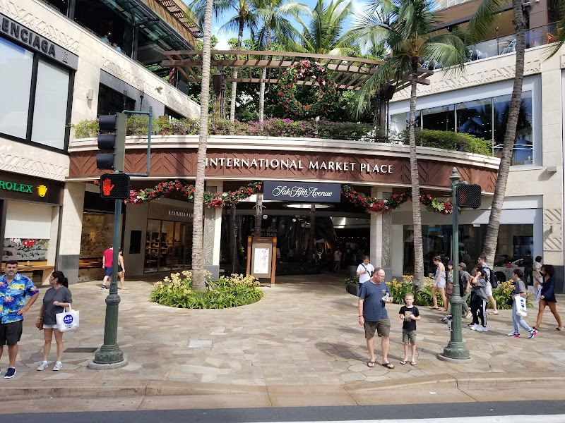 Waikiki Shopping Plaza - Shopping mall in Honolulu