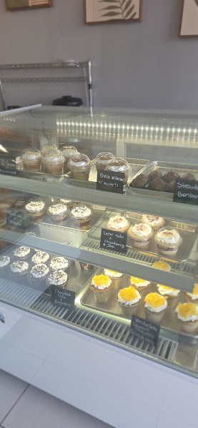 Karamelado Cakes & Pastries, LLC