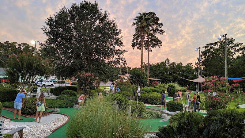 Bogeys Sports Bar & Mini Golf