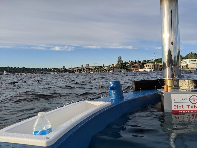 Lake Union Hot Tub Boats - Boat rental service in Seattle