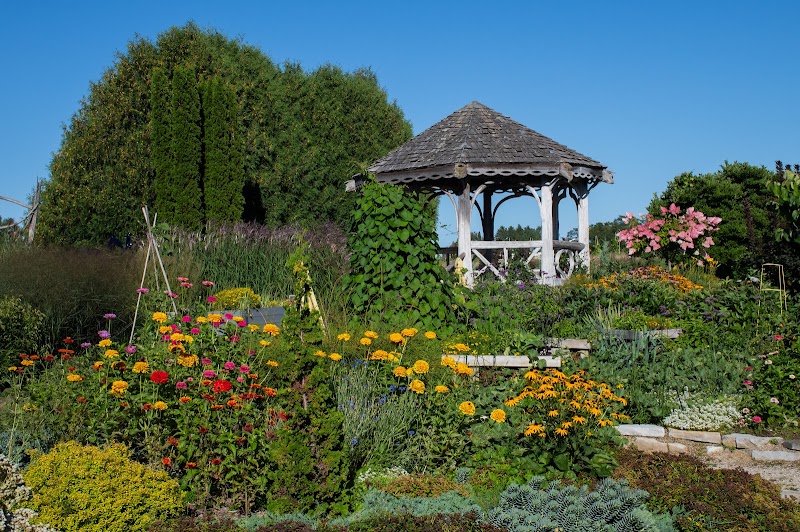 The Garden Door - Garden in Sturgeon Bay