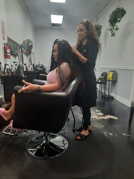 La Bella Hair Studio
