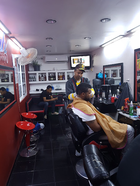 Onah Barber Shop - Beauty salon in Puerto Plata 57000