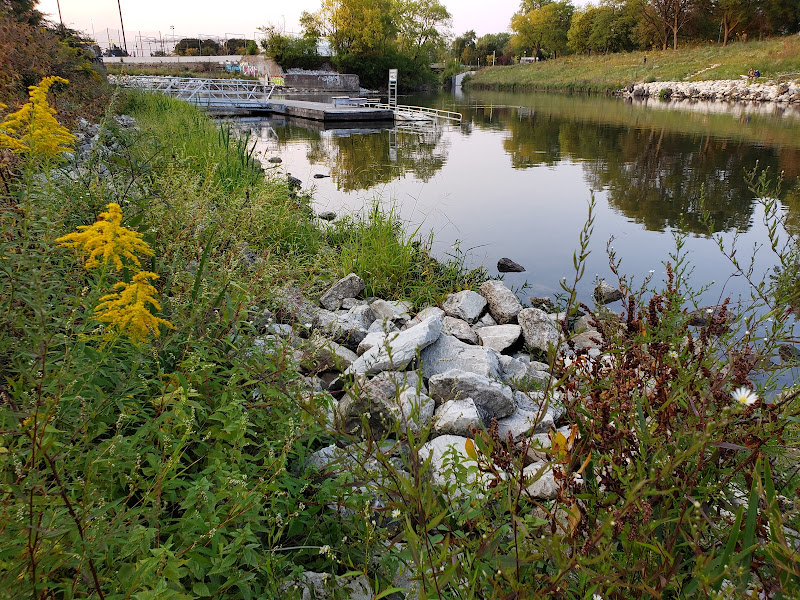 River Park Canoe and Kayak Launch - Canoeing area in IL 60625