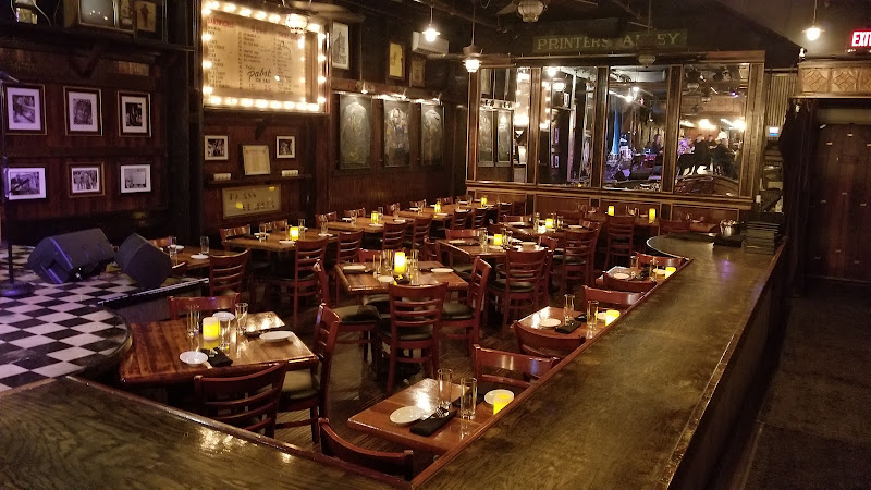 Skull's Rainbow Room