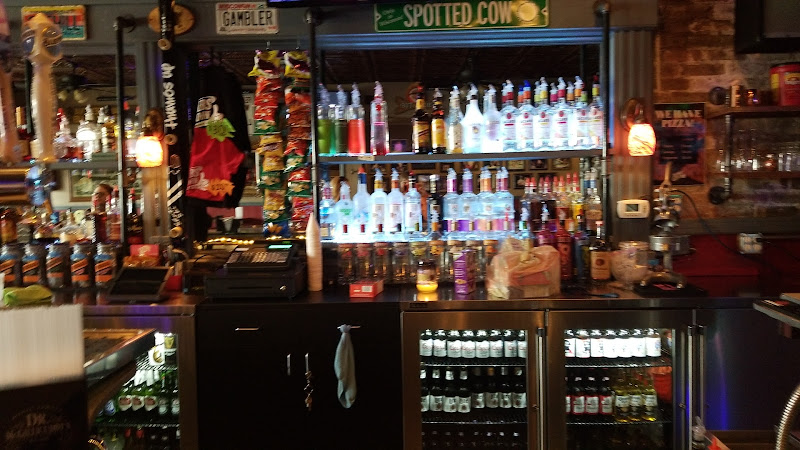 Geneva Liquors - Liquor store in Lake Geneva