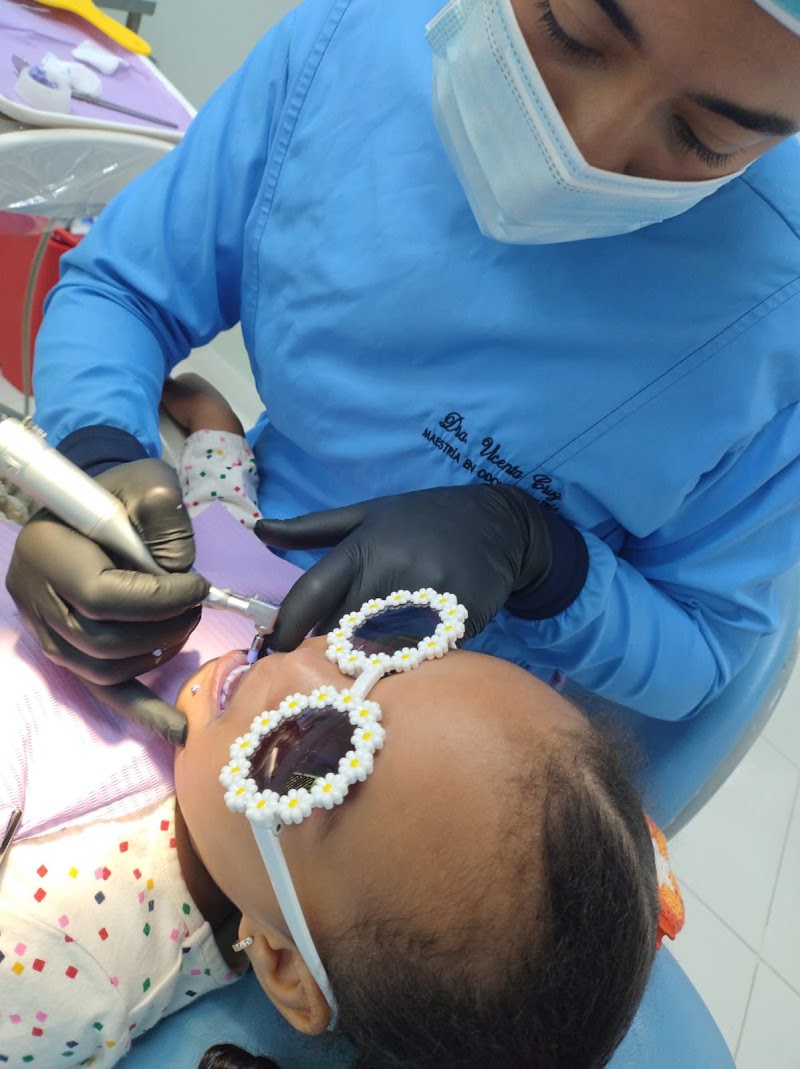 Dra. Vicenta Cruz Odontopediatra - Dentist in Av. Luis Ginebra