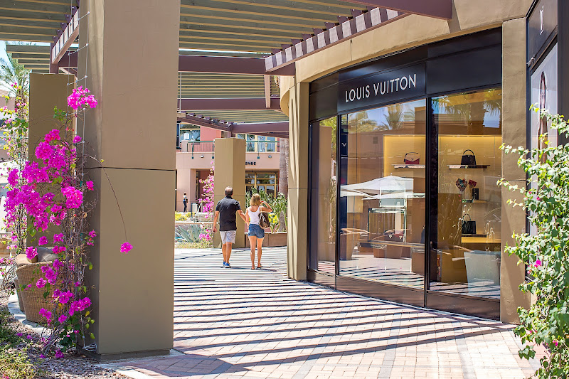 The Gardens on El Paseo - Shopping mall in Palm Desert