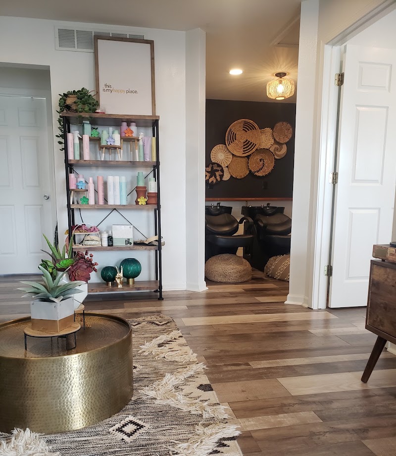 The Color Lounge LLC